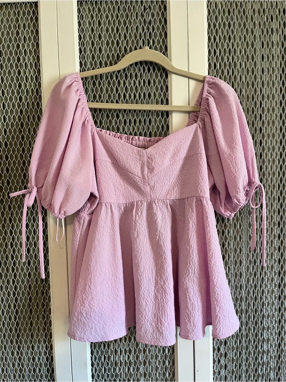 DAVI & DANI Lavender Puff-Sleeve Peplum Top